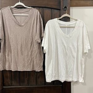 Aerie V-Neck Short Sleeve Tops - White and Brown